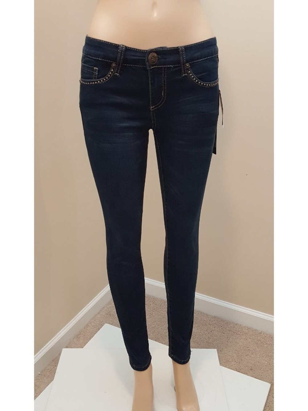 Seven7 Skinny Jeans Dark Wash Stretch Stud Detail Denim SZ 26 NWT